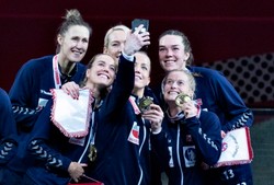 Zdobyły złoto Mistrzostw Europy i... pójdą na kwarantannę. Takie święta Norweżek