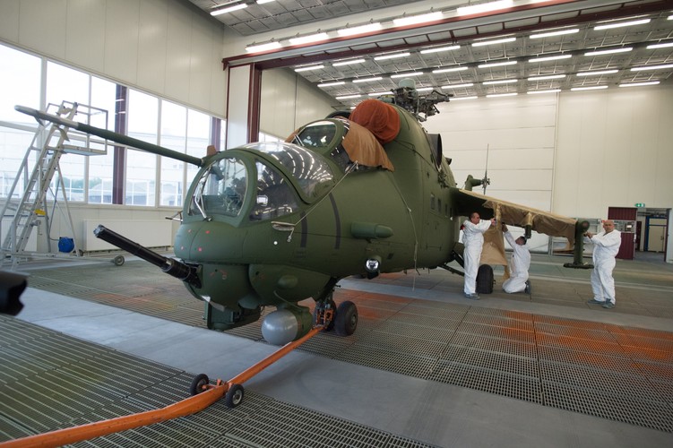 Wojskowe Zakłady Lotnicze Nr 1 S.A. w Łodzi,<br><br> (mr) PAP/Grzegorz Michałowski