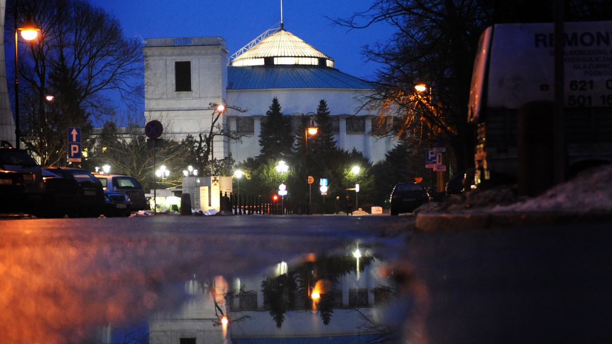 Sejm przyjął w piątek przez aklamację specjalną uchwałę, w której uczcił pamięć wybitnej poetki i pisarki Marii Konopnickiej. Jak podkreślono, Konopnicka "wiele serca włożyła w twórczość patriotyczną".