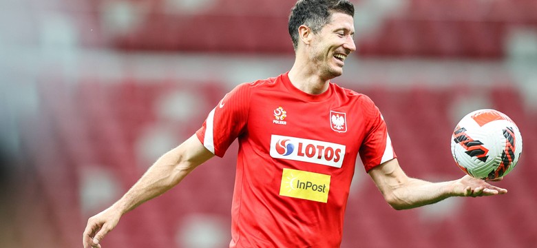 Barcelona ma problem z "niechcianymi piłkarzami. To utrudnia transfer Lewandowskiego