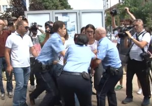Priština, Samoopredeljenje, sc youtube