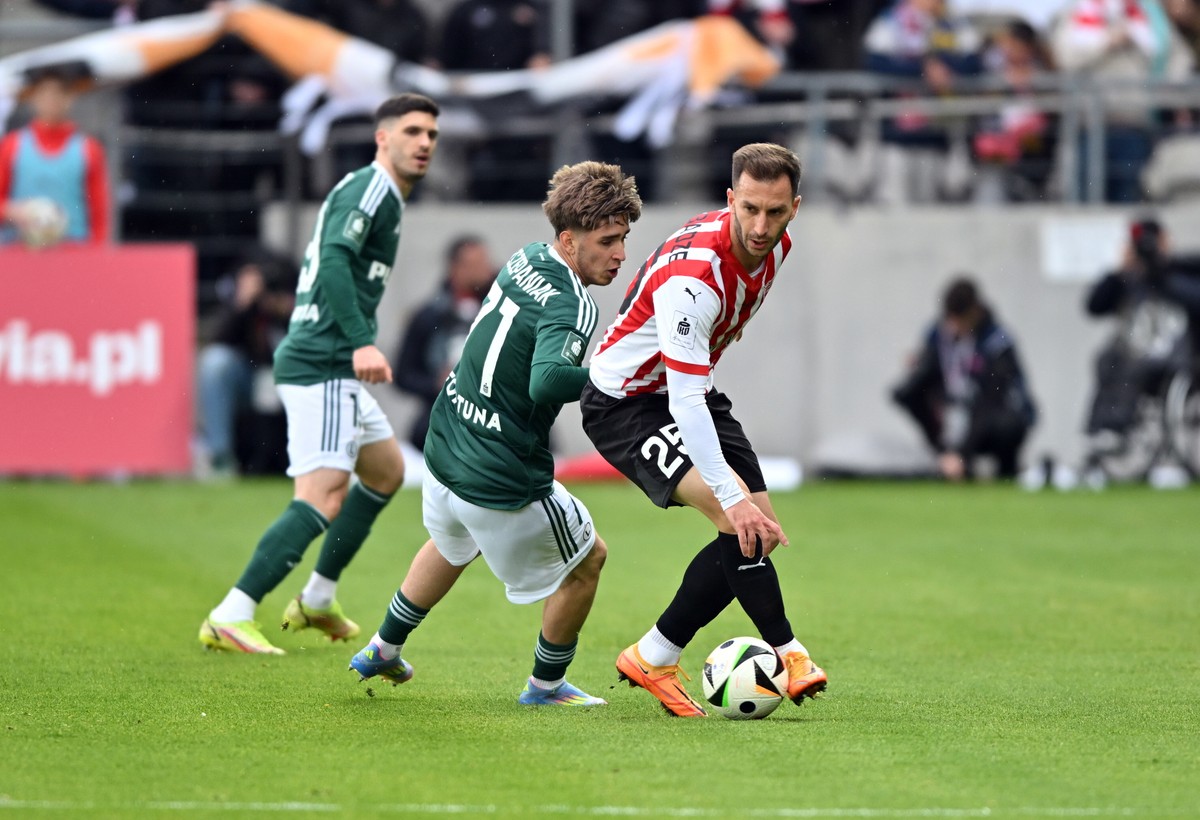 Legia tragedia. Trzy stracone gole, to najniższy wymiar kary w meczu z Cracovią