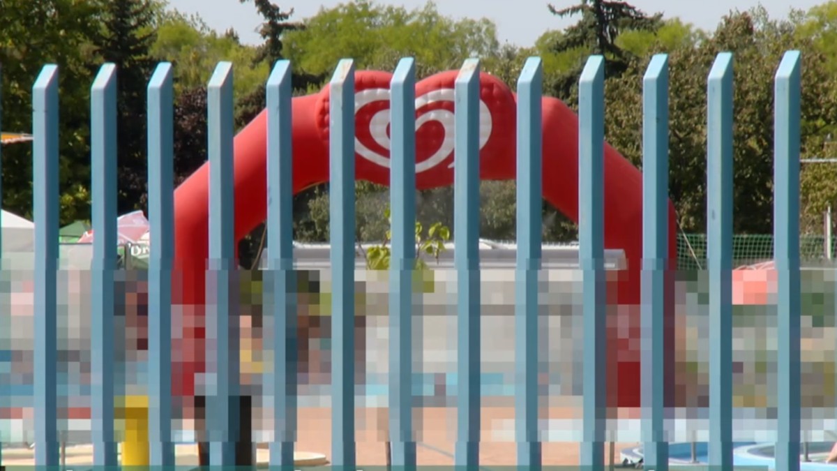 Megrázó részletek láttak napvilágot a hajdúszoboszlói strandon elmerült kisfiúról: ezért nem látta őt az úszómester – videó