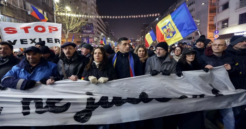 Đorđe Simion na protestu protiv mera štednje u Bukureštu 15. januara