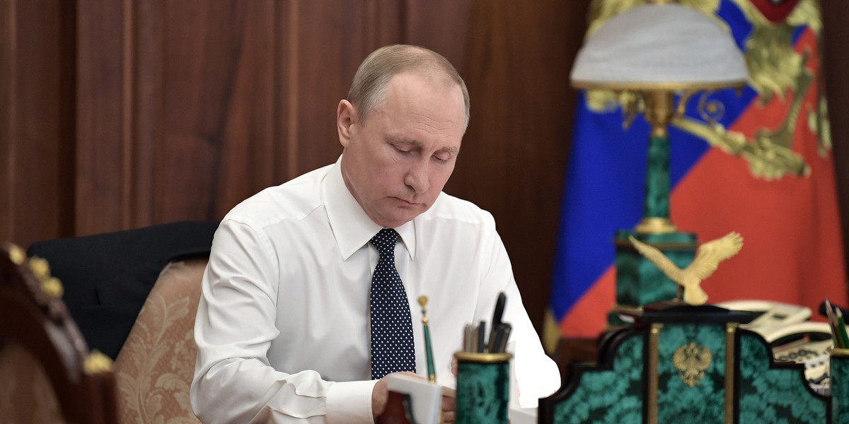Wydany przez Wladimira Putina dekret o rozwoju społeczno-gospodarczym Rosji składa się z 16 punktów