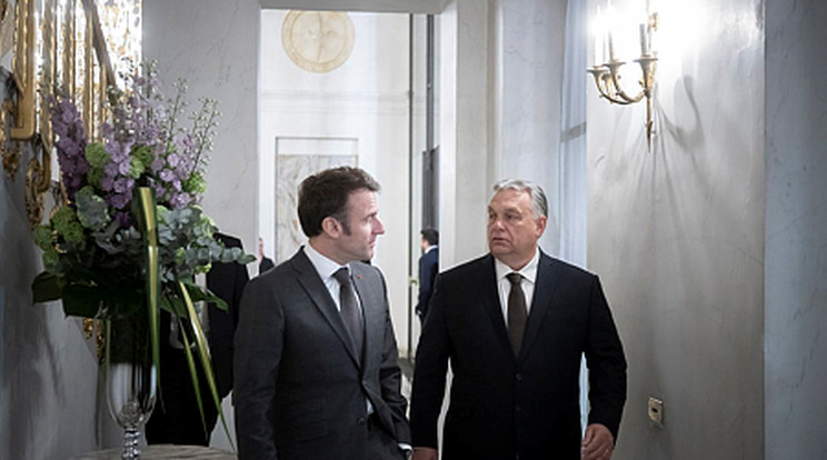 Emmanuel Macron francia köztársasági elnök fogadta Orbán Viktor miniszterelnököt az Elysée-palotában /Fotó: MTI/Miniszterelnöki Sajtóiroda/Benko Vivien Cher
