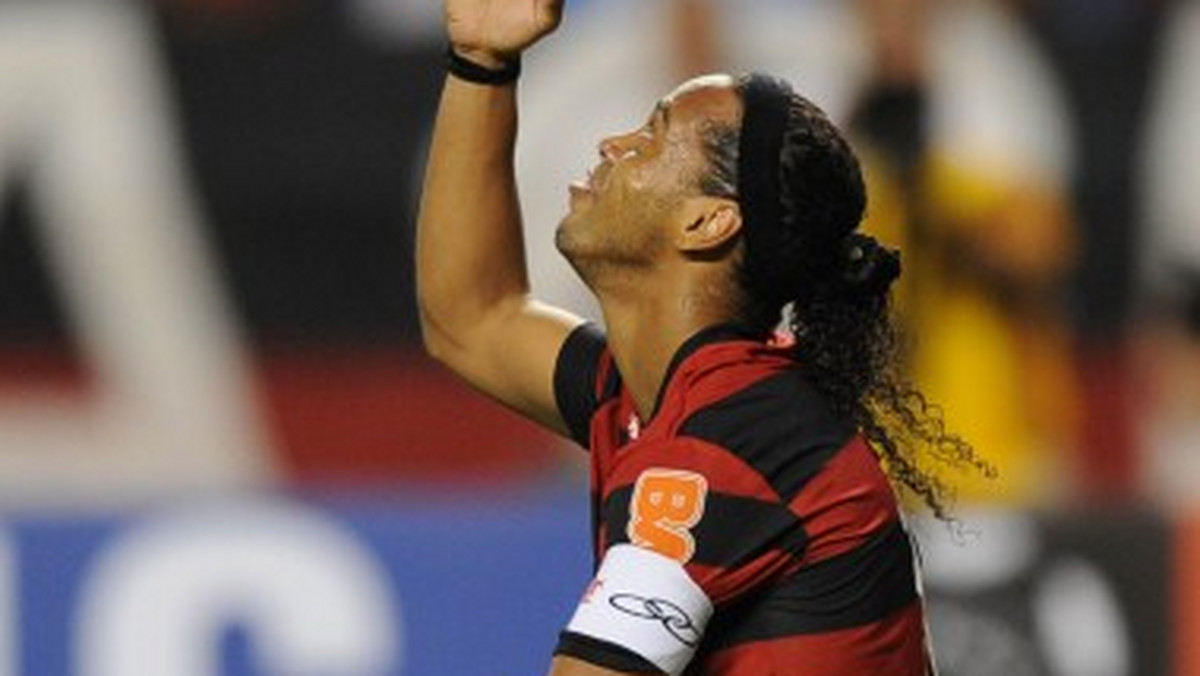 Prezes Flamengo Rio de Janeiro Patrícia Amorim obawia się, że klub opuści niedługo Ronaldinho. Gwiazdor miałby postarać o rozwiązanie kontraktu z powodu poważnych zaległości w płatnościach, które wynoszą cztery miesiące.