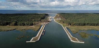 Pościg na Mierzei Wiślanej. Straż Graniczna goniła łódź z narciarzem wodnym