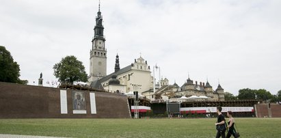 Pielgrzym szedł autostradą na kolanach do Częstochowy. Interweniowała policja