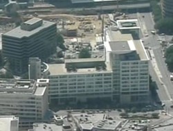 Szaleniec w siedzibie telewizji. Ma zakładnika