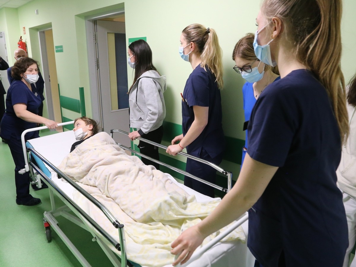Egzamin dla pielęgniarek będzie dwa razy droższy. Więcej zarobią w komisjach