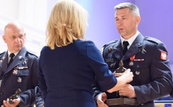 Afera wokół "Błasików" podczas wojskowej uroczystości. MON: To prywatna inicjatywa