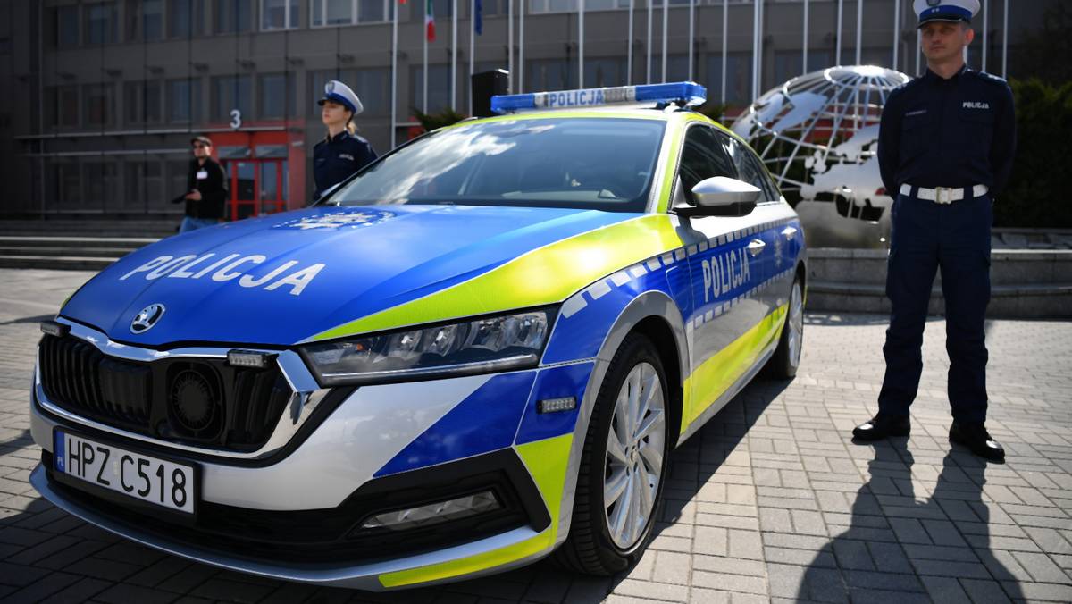 Nowe radiowozy i motocykle polskiej policji