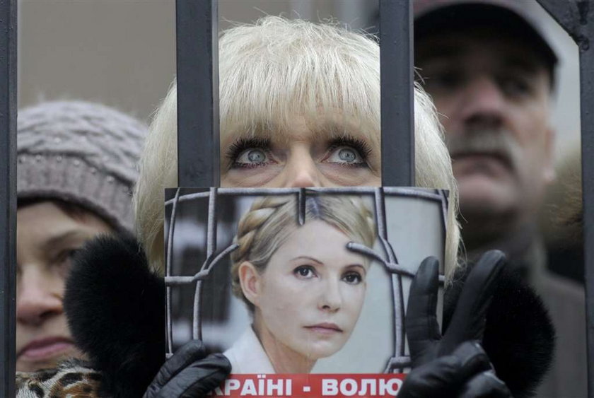 Horror! Tak trzymają Tymoszenko: światło 24 h i kamery