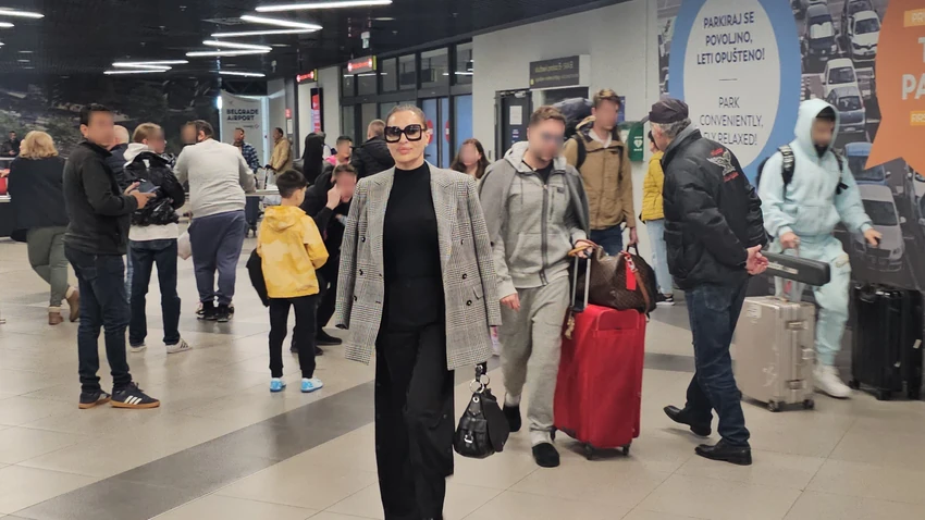 Ceca Ražnatović na aerodromu