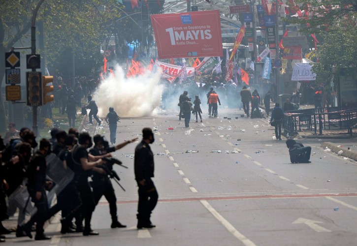 Zamieszki 1 maja w Stambule w Turcji