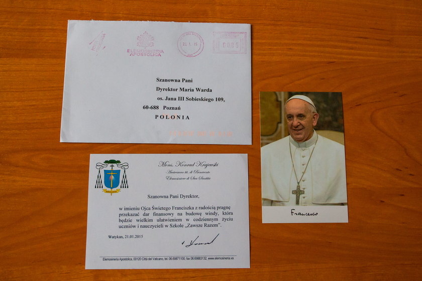 Papież dał pieniądze na windę w szkole