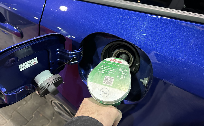 Tankowanie auta - paliwo