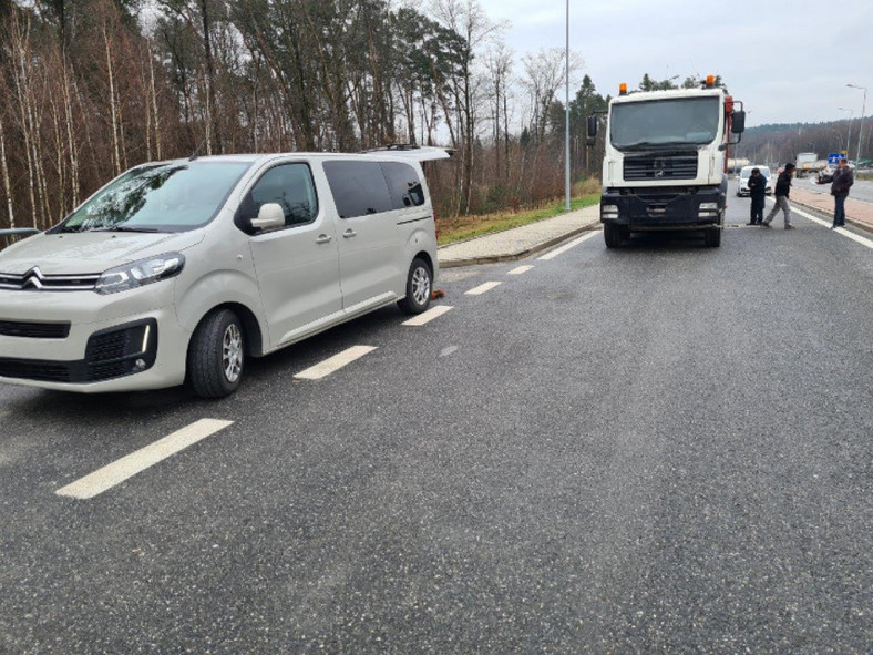 Kierowca wiózł pospółkę i kłamał inspektorom ITD w żywe oczy