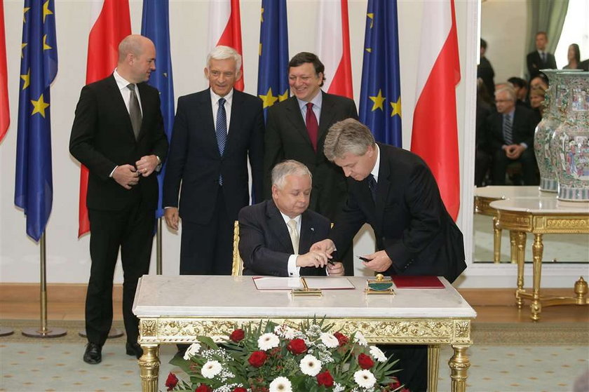 Prezydent podpisał Traktat Lizboński