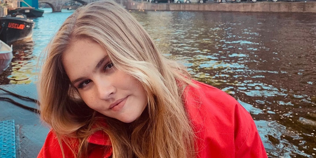 W ubiegłym roku Księżniczka Amalia skończyła 18 lat. Od września rozpocznie naukę na Uniwersytecie w Amsterdamie. Planuje wprowadzić się do wynajętego mieszkania z innymi studentami