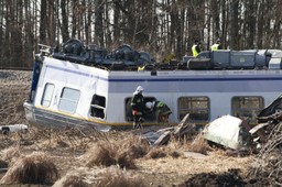 Biegli o katastrofie pod Szczekocinami: jeden z pociągów nie hamował