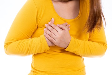 Meddig tart a fájdalom? Angina pectoris esetén a fájdalom általában csak pár percig tart. A pihenés, megállás enyhíti, a nyelv alá tett nitroglycerin tartalmú tabletta vagy spray-permet szinte azonnal megszünteti a panaszokat.