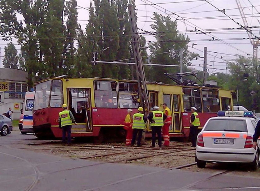 Groźny wypadek tramwaju w Warszawie. Są ranni!
