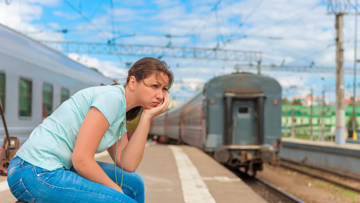 Do Urzędu Transportu Kolejowego w 2017 roku wpłynęło 1151 skarg od pasażerów. Na co skarżono się najczęściej? Na brak higieny i komfortu oraz niewystarczającą jakość obsługi. Mniej było problemów związanych z niedogodnym rozkładem jazdy oraz brakiem właściwej informacji pasażerskiej.