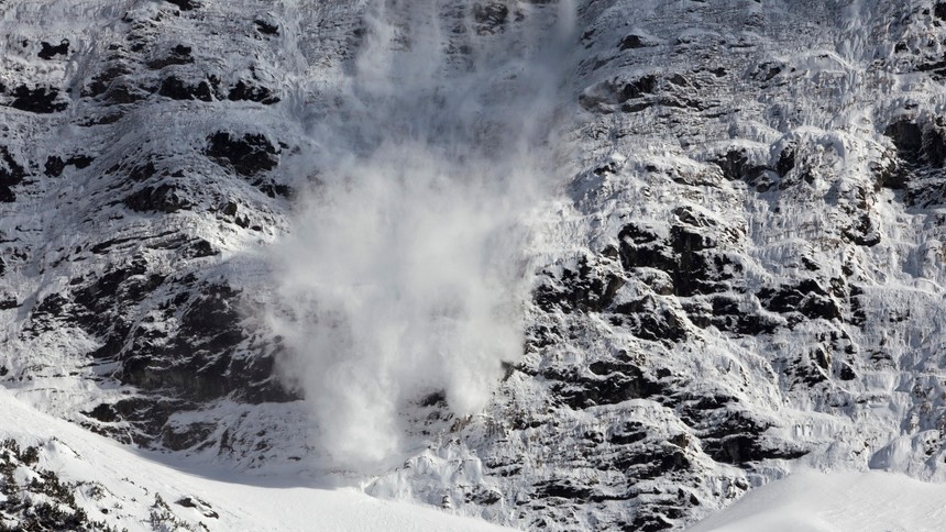 V Tatrách a vo Veľkej Fatre je nad hranicou lesa mierne lavínové nebezpečenstvo. (ilustračné foto)