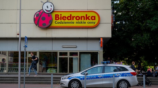 Właściciel Biedronki z zarzutami. UOKiK: Zmowa z firmami transportowymi