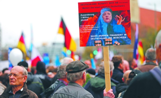 Demonstracja zwolenników partii AfD w Berlinie, listopad 2015 r. HANNIBAL HANSCHKE/REUTERS/FORUM