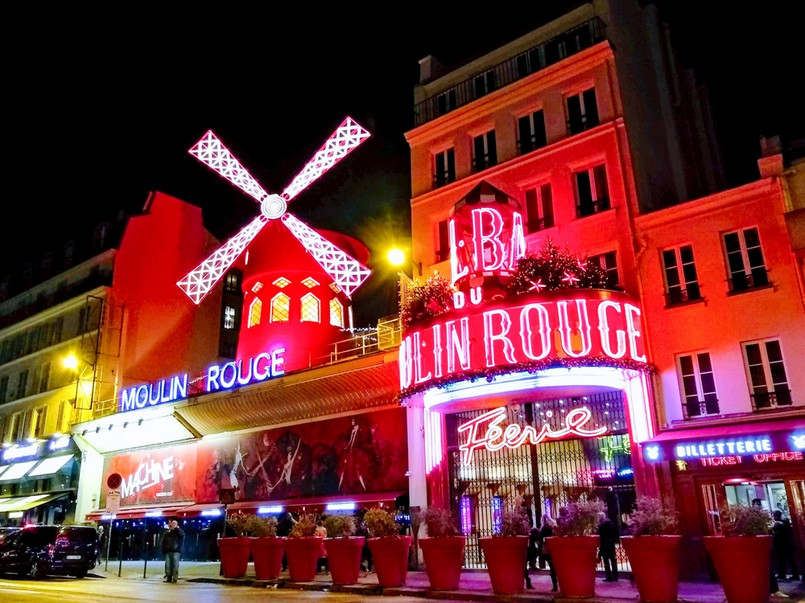 Klub Moulin Rouge nocą