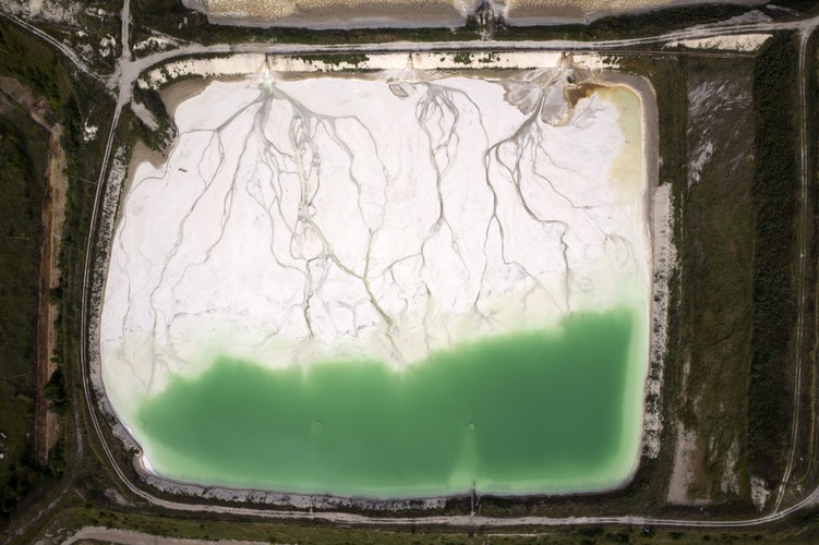 III miejsce w kategorii PRZYRODA (zdjęcncze): Kacper Kowalski, Panos Pictures Inowrocław. Osadnik z odpadami poprzemysłowymi w Inowrocławskich Zakładach Chemicznych Soda Mątwy, produkujących m.in. sól. 19 lipca 2011