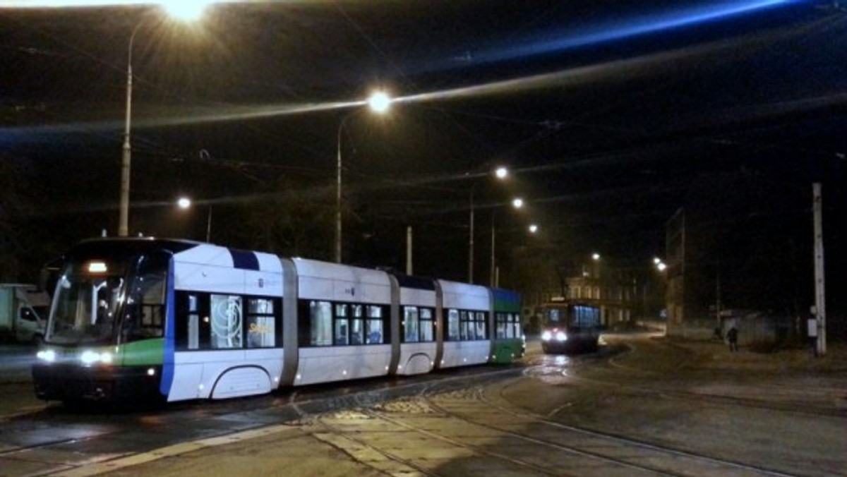 - W końcu jeździ tu najwięcej linii tramwajowych w Szczecinie - 3, 4, 6, 11 i 12. Połowa wszystkich w mieście. Po remoncie torowiska w alei Piastów to chyba realne? - pytają. Jakie są szanse?