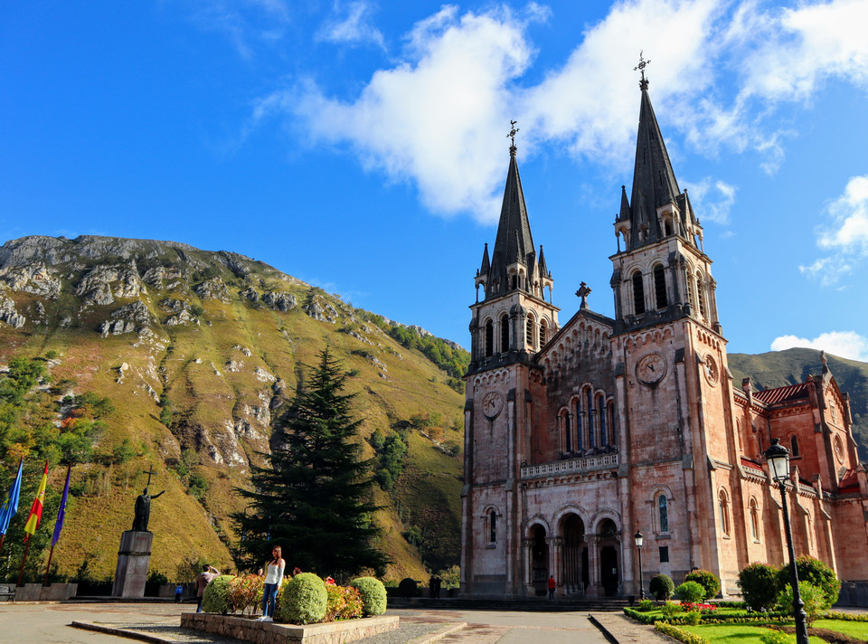 Sanktuarium Matki Bożej Królowej Asturii 
