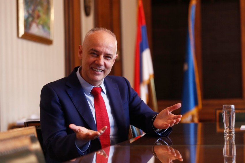 Zoran Radojičić, dečiji hirurg, bio je gradonačelnik Beograda od 2018. do 2022. godine
