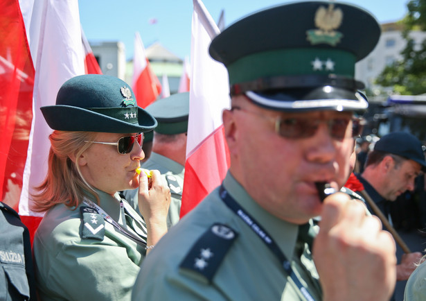 Celnicy protestują przeciw planom rządu. "Może dojść do paraliżu kraju"