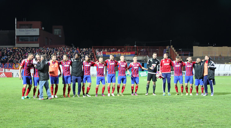 1-1-es döntetlennel búcsúzott az Illovszky Stadiontól a Vasas /Fotó: Grnák László