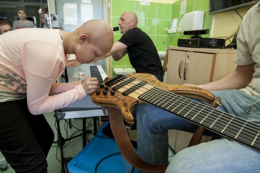 Katowice. Lekcja rocka na oddziale onkologii GCZD w Katowicach