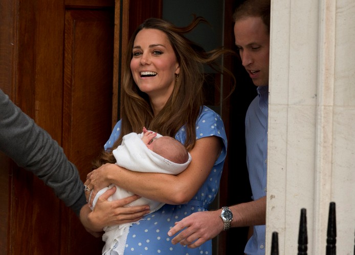 PIERWSZE ZDJĘCIA dziecka księżnej Kate i księcia Williama