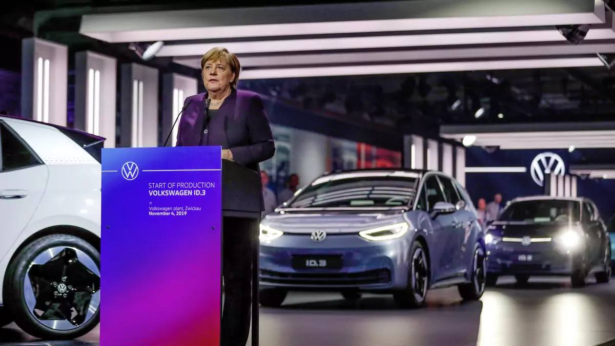 Angela Merkel podczas uroczystości rozpoczęcia produkcji elektrycznego Volkswagena ID.3 w Zwickau