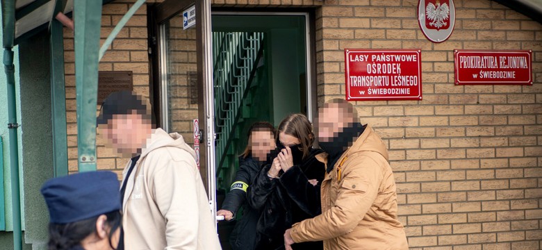 Babcia głodzonej dziewczynki przerywa milczenie. "Nie działo się tam dobrze"