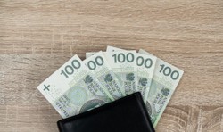 Ministerstwo wyjaśnia: Są dwie kategorie emerytów. Tylko jedna ma przeliczenie świadczenia emerytalnego [PDF]