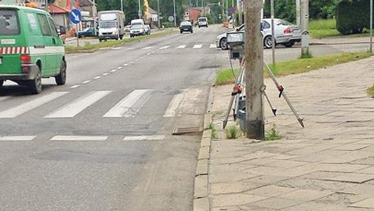 "Głos Koszaliński": Czytelnik z Koszalina przysłał do redakcji w czwartek zdjęcie fotoradaru.