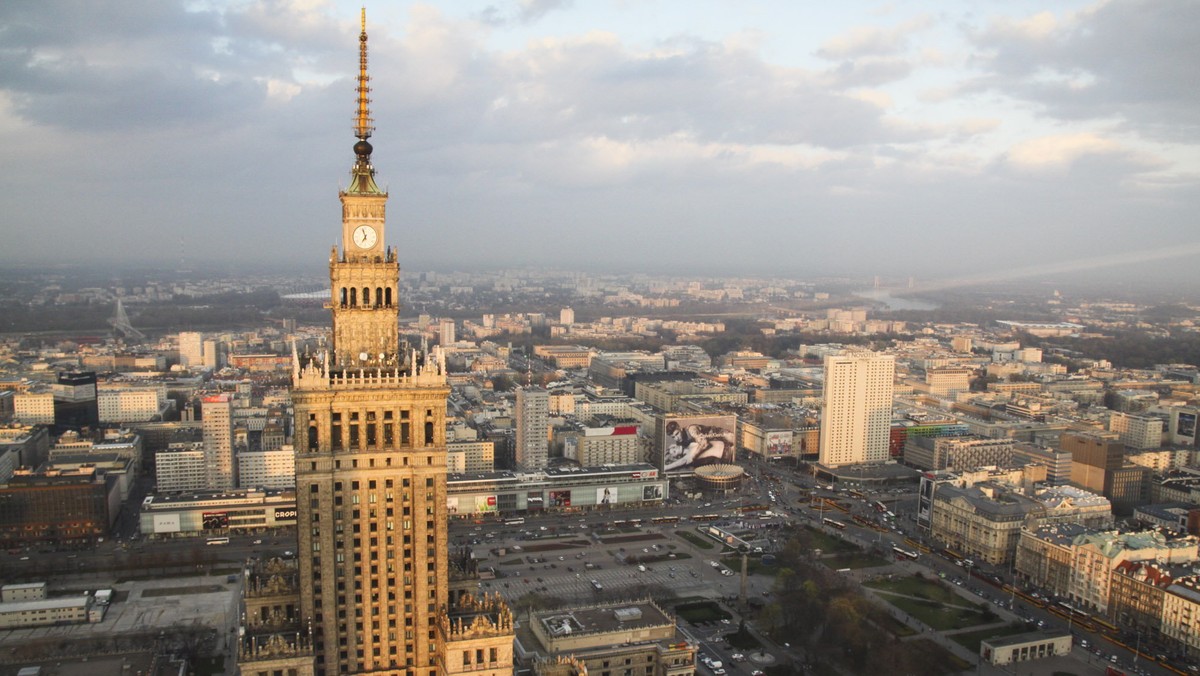 14 miłośników stolicy ma szansę zakwalifikować się do II turnieju wiedzy o historii miasta, głównie XX w., pt. "Warszawa w rozumie". Eliminacje do turnieju odbędą się w weekend. To ukłon w stronę osób mających dużą wiedzę o mieście - mówią organizatorzy z Domu Spotkań z Historią.