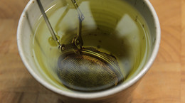 Minusy picia zielonej herbaty. Takie są skutki uboczne zielonej herbaty