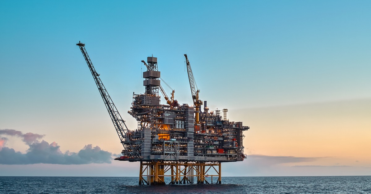 Podaż dominuje na rynku ropy. Ceny najniższe od ponad czterech lat