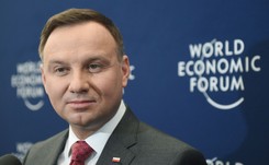Prezydent w Davos: Stanowisko KE ws. reform polskiego sądownictwa jednostronne