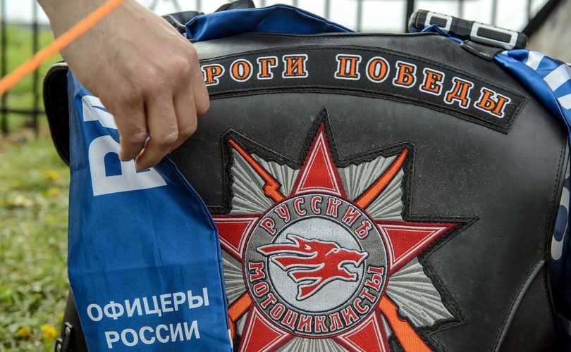 Motocykliści na przejeściu granicznym w Terespolu